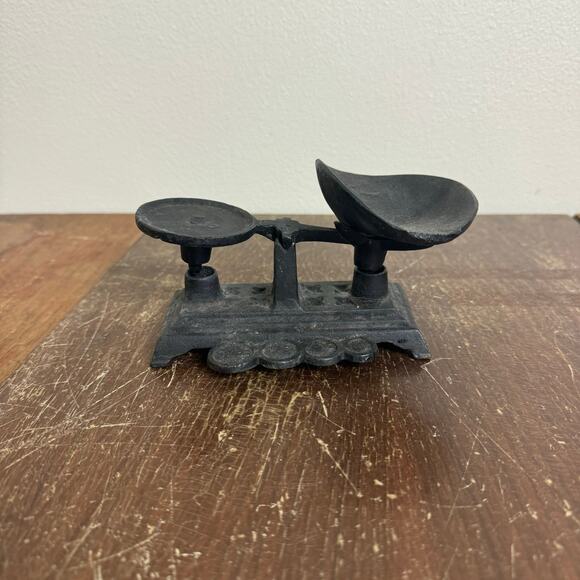 Vintage 1960s Miniature Cast Iron Scale‎ Missing Original Weights Home Decor - Picture 1 of 12